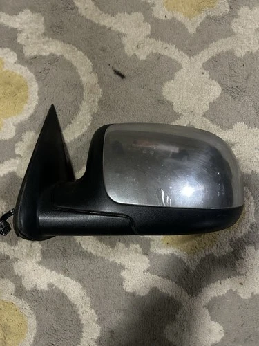 1999 - 2006 Chevy/GMC Driver Side Power Door Mirrors Chrome Used