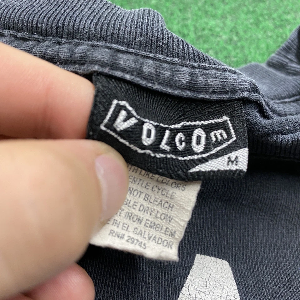 Vintage Volcom Shirt Mens M Black 90S Y2K Skate Skateboarding Grunge Emo Tee - Image 3 of 4