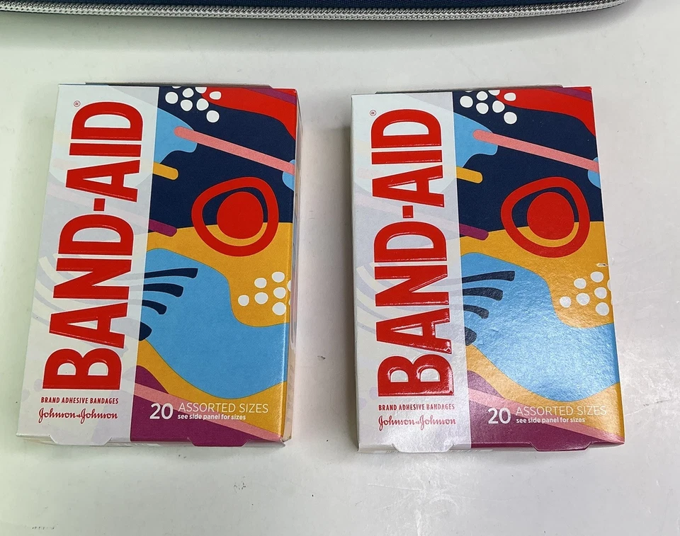 BAND AID Case BUILD YOUR OWN FIRST AID KIT W/ Matching Band Aids - Image 2 of 4