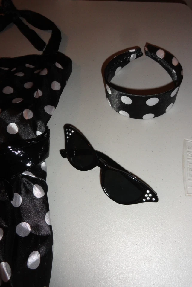 Disfraz Estilo Años 50 Vestido Lunares, Diadema y Bufanda Talla S/M Usado Foto 4 de 4