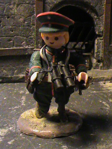 PLAYMOBIL CUSTOM OFICIAL ALEMAN INFANTERIA REG. 181  (VERDUN-1916) REF-0007 BIS - Imagen 2 de 12