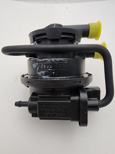 2002-2004 Jeep Grand Cherokee Wrangler Mopar OEM Leak Detection Pump 4891414AD - Picture 3 of 9