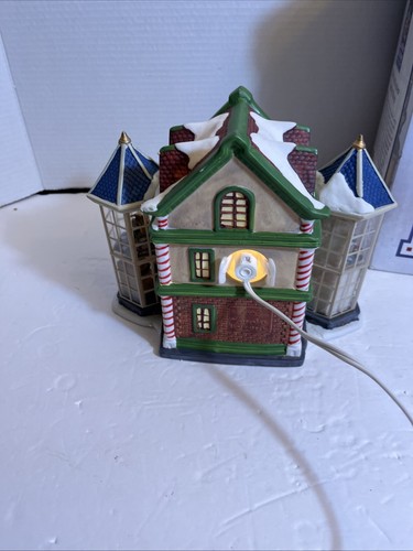 2005 Lemax Child's Wonder Candy Shop Carole Towne Christmas Village - Picture 4 of 10