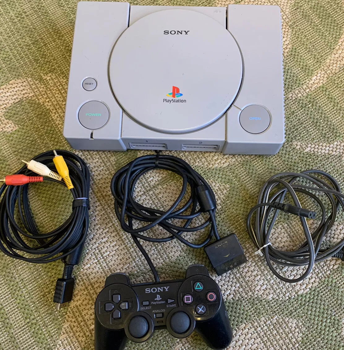 Sony Playstation 1 PS1 Console with Cables & Original Controller