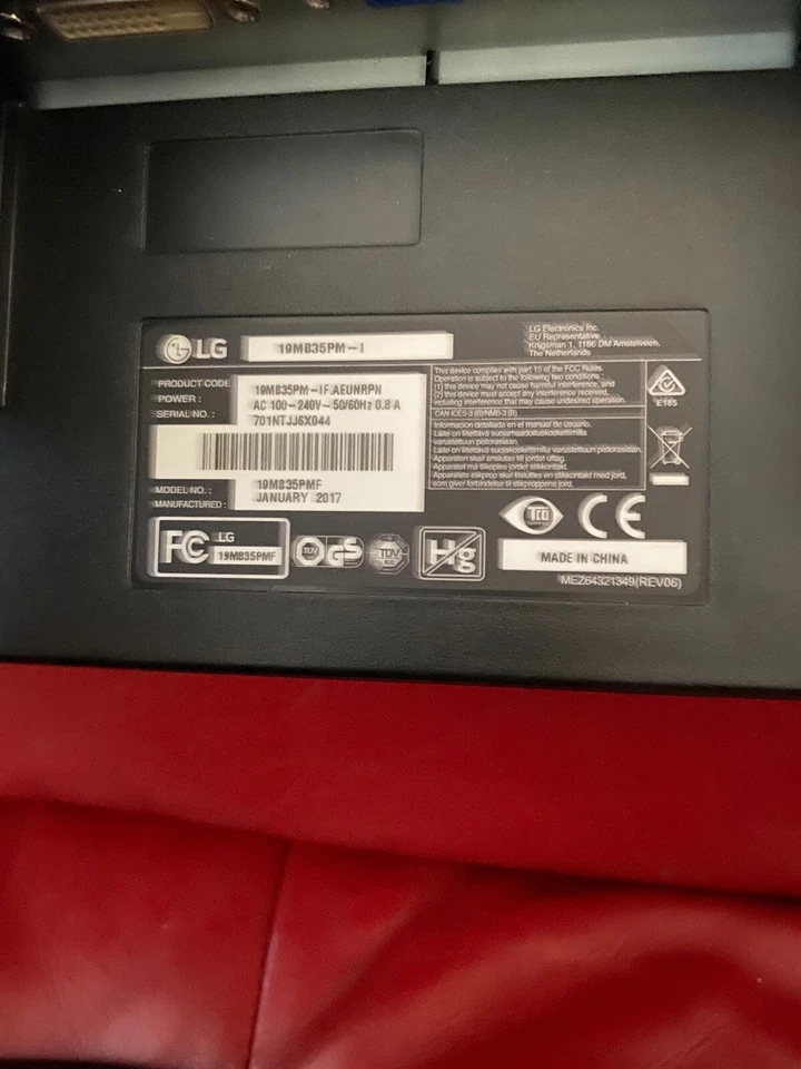 LG E1910PM 19 Inches LED 1280 x 1024 4:3 VGA & DVI - Image 4 of 4