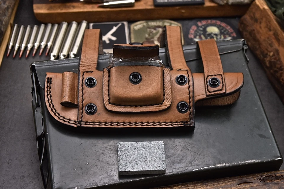 CFK ALTA CALIDAD Hecho a Mano Cuero MARRÓN Horizontal 6 Pulgadas Cuchillo Scout Funda Set Foto 2 de 4