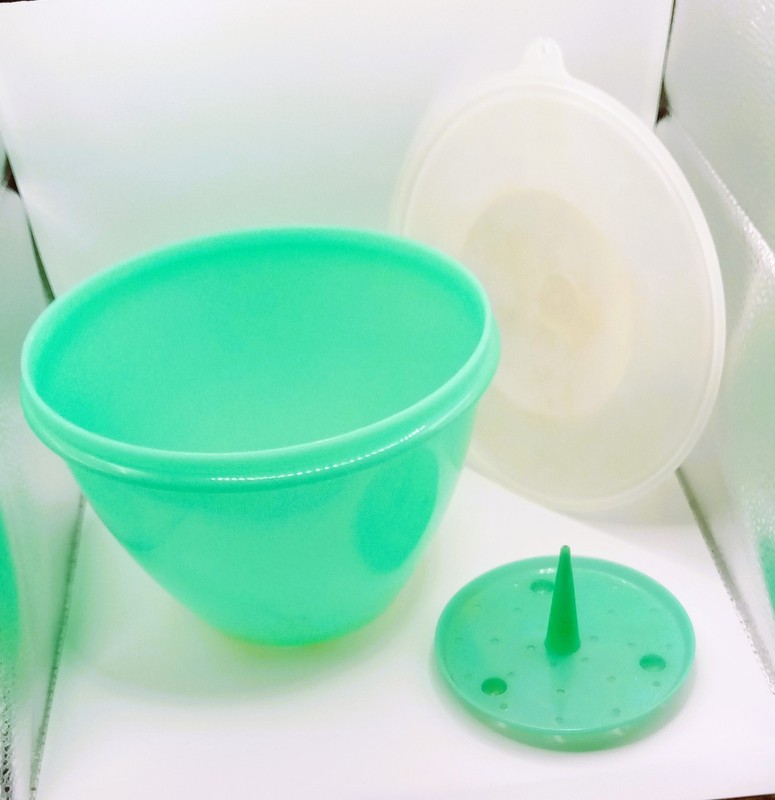 Vintage Jadite Green Tupperware 679-3 "Crisp It" 3 Pieces includes spike
