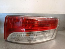 Feu arrière Toyota AVENSIS