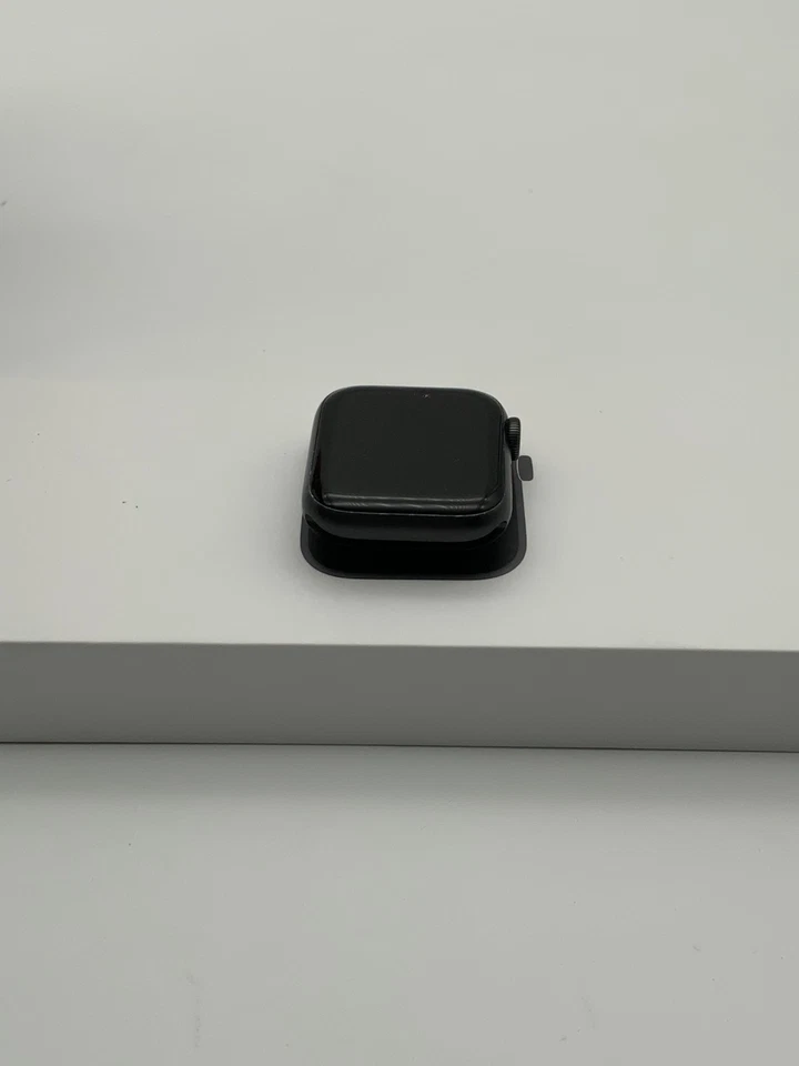Apple Watch Series 6 Aluminium Space Gray 40mm GPS Black Sport Band Smartwatch - Bild 3 von 4