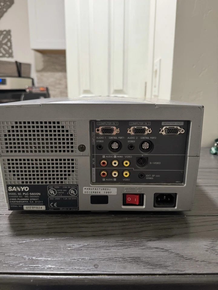 SANYO PLC-5600N Conference Projector 750 Lumens - Image 3 of 4