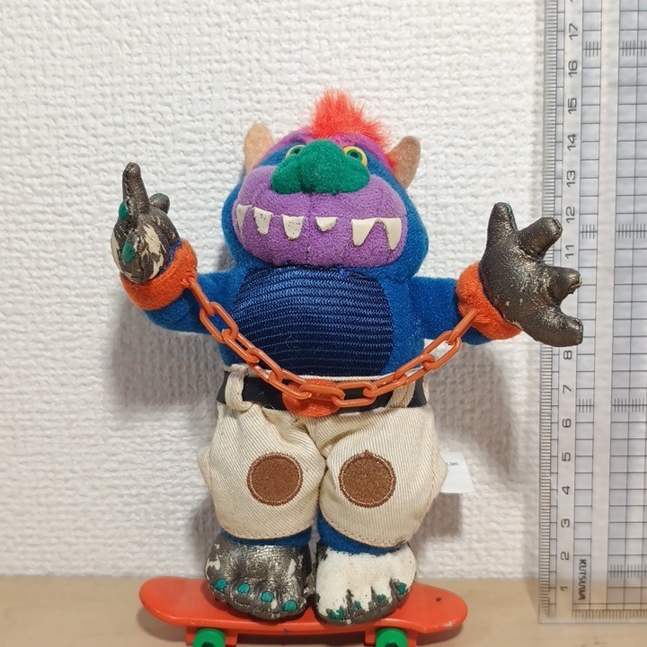 ぬいぐるみ my pet monster 2 My Pet Monster Plush Toy on Skateboard with Chain 2001