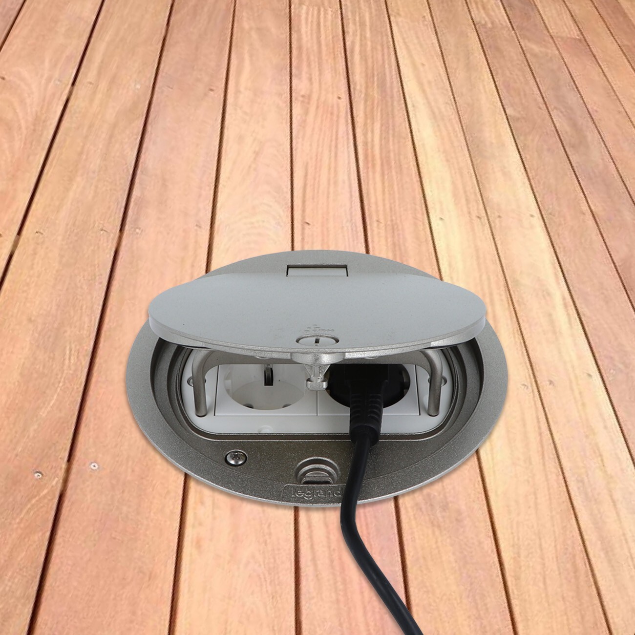 Bodentank Edelstahl Rund IP66 bestückt mit zwei Steckdosen versenkbar