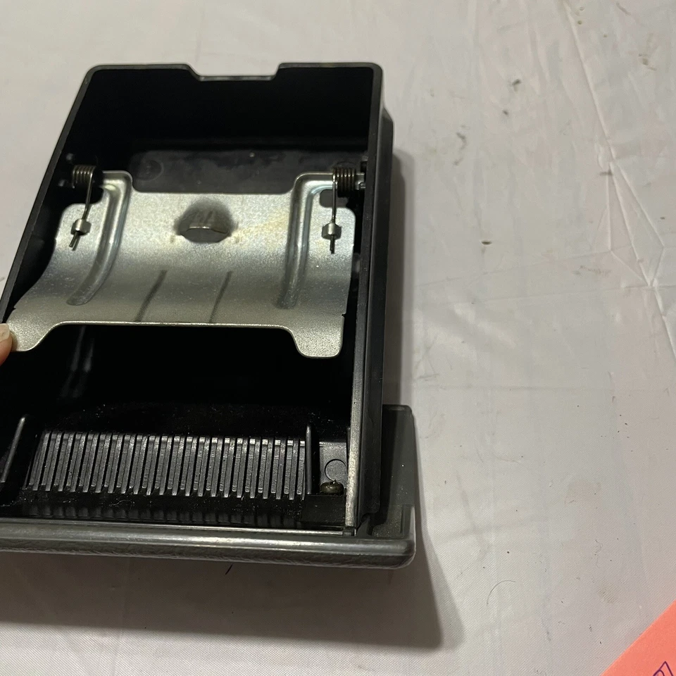 Оригинальная пепельница 1986-1989 Acura Integra СЕРАЯ от оригинального производителя - Изображение 3 из 4