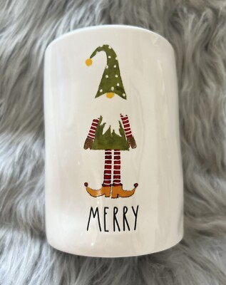 BRAND NEW RAE DUNN MERRY CHRISTMAS GNOME CRANBERRY APPLE 13.2 OZ SCENTED CANDLE