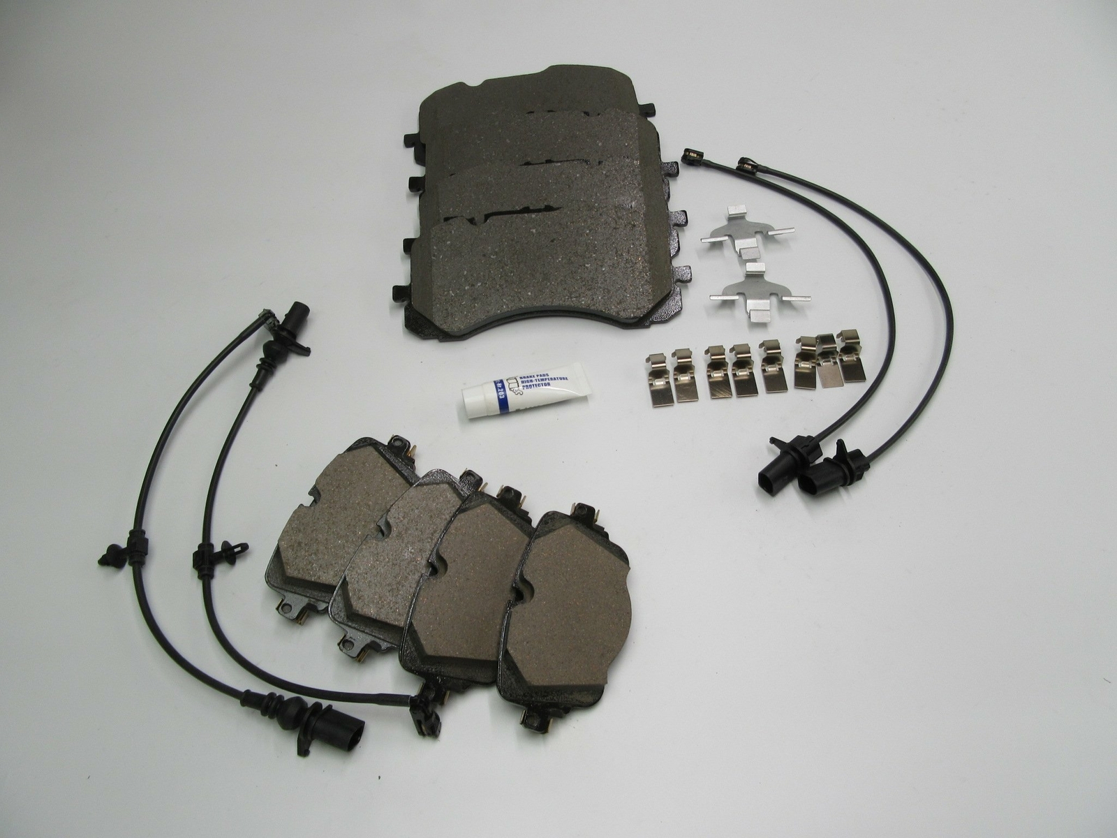 Bentley Bentayga front rear brake pads low dust premium #580