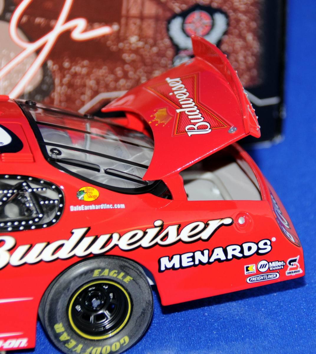 2007 1/18 Die Cast Dale Earnhardt Jr #8 Budweiser 2007 Monte Carlo
