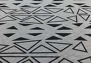 Stoff Jogging Sweat Shirt Baumwolle grau schwarz Dreieck Dreiecke  - Bild 2 von 3