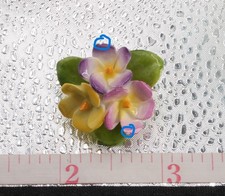 This triple flower vintage brooch is handmade & painted from porcelain.