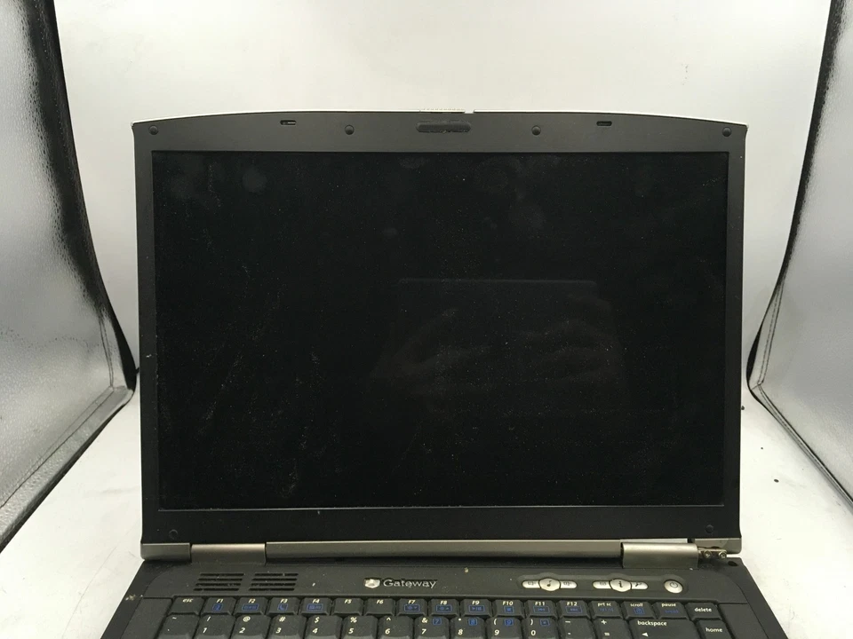 GATEWAY W730 K8X -FOR PARTS/NO POWER- INTEL PENTIUM 4 - NO RAM - NO OS -READ- BB - Image 3 of 4