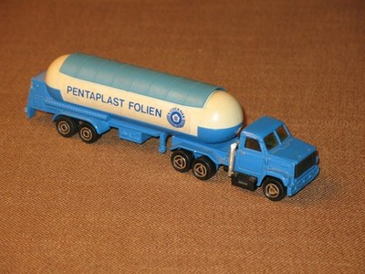 Majorette Auto Spielzeug: GMC Brigadier Sattelzug Klöckner Pentaplast Folien 324