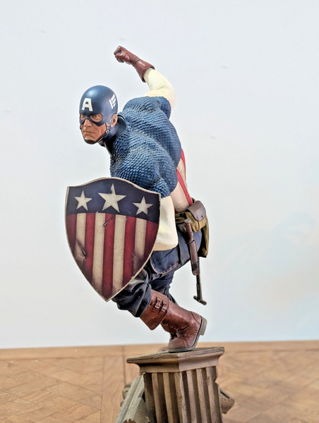 Sideshow Captain America – Premium Format (1/4 Scale Statue, WWII Version)