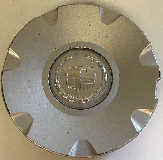 Cadillac OEM Wheel Center Cap 9595438 02-335 Fits 1730-1731 Models