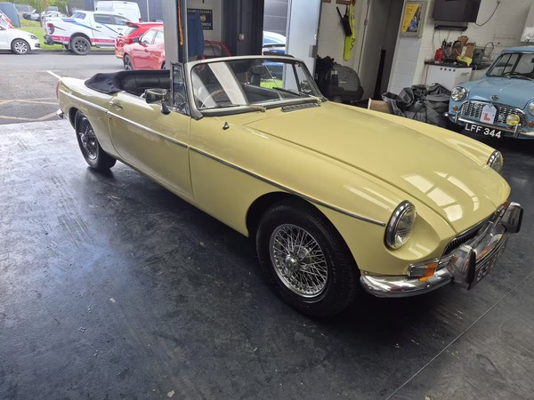 eBay - 1971 MG MGB Roadster 2 + 2 Conve...