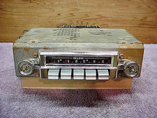 1957 Pontiac Pb Am Radio - Nice Looking - Model 988671 1957 Pontiac Pb Am Radio - Nice Looking - Model 988671