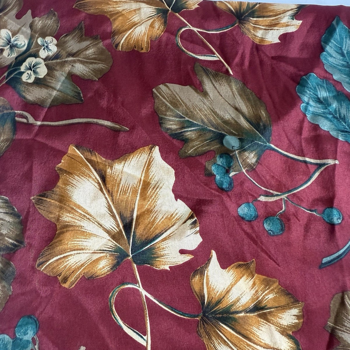 Club 7 Echo 💯 Silk Scarf Red Floral Rectangle 10