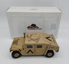 HUMMER AM GENERAL HUMVEE MILITARY DESERT  STORM IN BATTLE SAND 1/18 EXOTO - READ