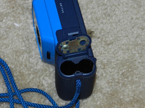 Canon Snappy 20 RARE BLUE 35mm 1:4.5 Point & Shoot Film Camera **PARTS** - Picture 3 of 4