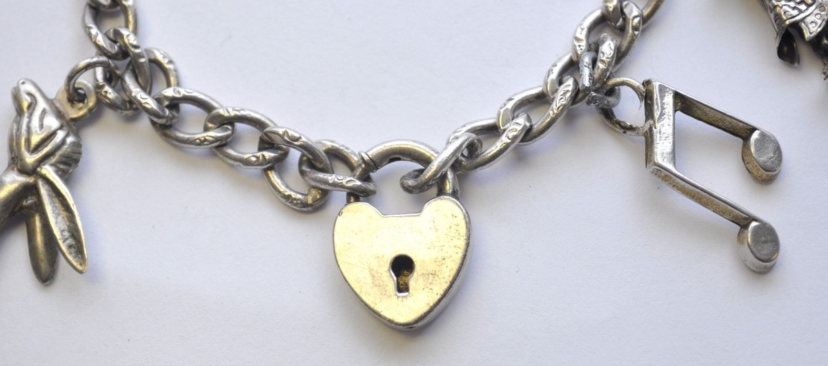Vintage Sterling Silver Padlock Charm Bracelet (7.5