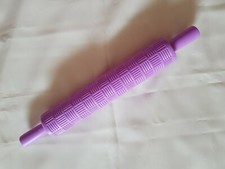 Pr&auml;gerolle "Gitter Lila" Rollstab Fondant Torten Deko Marzipan-Dekorationen