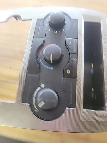 2006Chrysler 300 Heater AC Climate Temp Control Unit w/Bezel OEM P55111870AJ - Picture 3 of 5