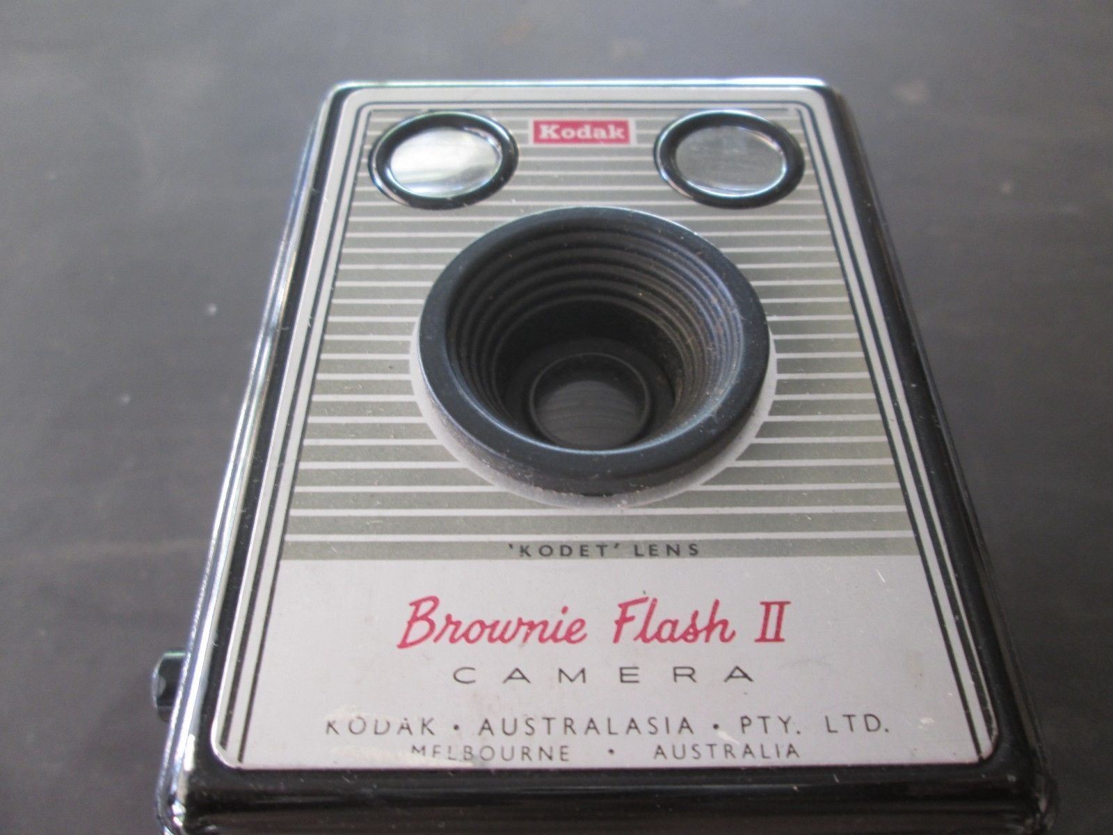 KODAK BOX BROWNIE FLASH II CAMERA IN GREAT CONDITION FOR ITS AGE eBay