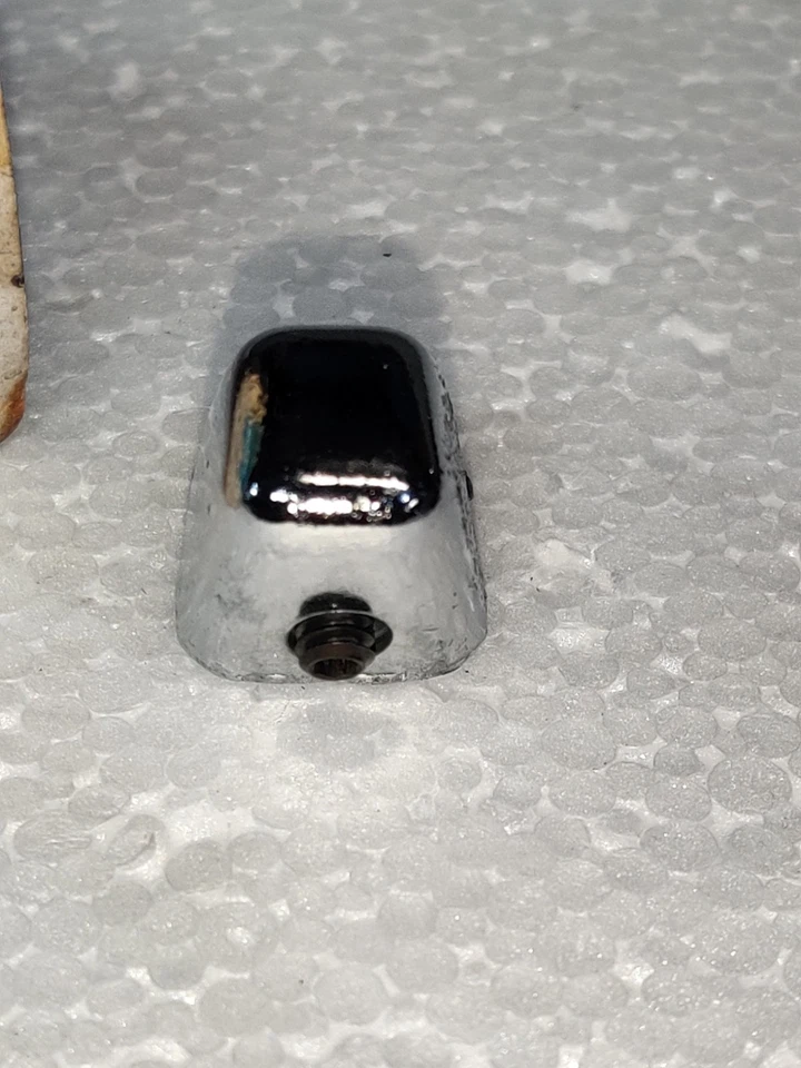 Chevrolet Corvette 1968 1969 asiento trasero liberación botón perilla 7661259 gm nuevo de lote Foto 4 de 4