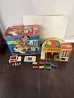 VtG 1970 Fisher Price Play Family Little People Action Garage #930 Cars & People