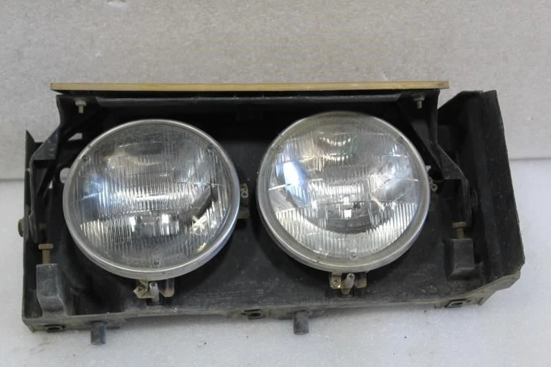 1976 LINCOLN CONTINENTAL MARK IV LEFT DRIVER HEADLIGHT HEADLAMP + GOLD COVER - Image 4 of 4