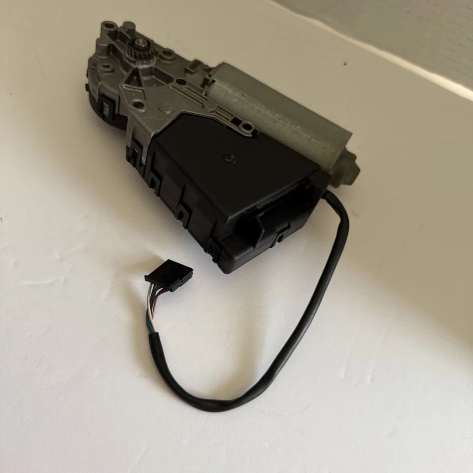 Motor de techo corredizo usado para: Volkswagen Passat 2009 grado A Foto 4 de 4