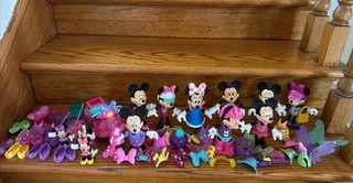Large LOT Disney Mattel Minnie Mouse Bow Tique Snap N’ Style Accessories Lot