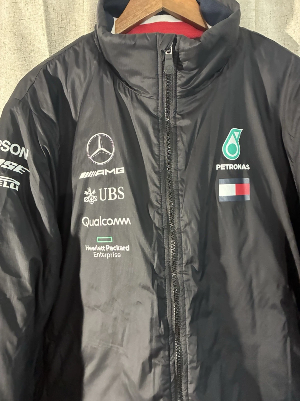 Mercedes-AMG Motorsport Petronas Full Zip F1 Team Softshell Puffer Jacket XXL image 2