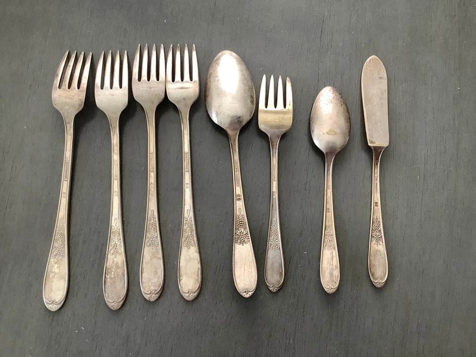 1934~WM Rogers Burgundy-Champagne Silver Plate Flatware(Lot of 8)PLUS MORE - Изображение 4 из 4