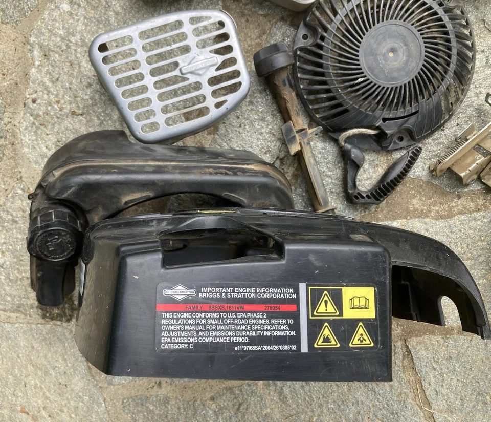 Pezzi Usati Di Ricambio Rasaerba Briggs & Stratton Lotto  - Immagine 2 di 4