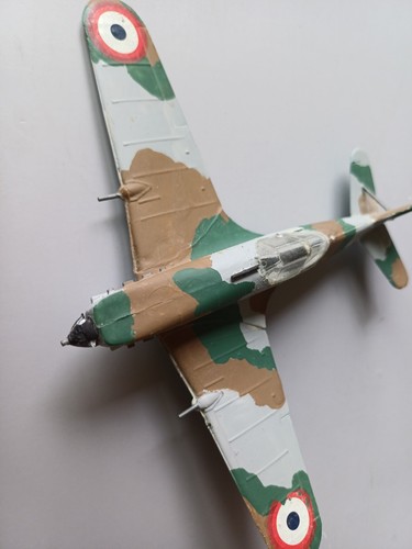 Kit Built Model WWII Aircraft 1:72 Morane-Saulnier MS406 France Armee d'el Air - Picture 2 of 4