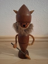 Flaschenöffner aus Holz. Höhe  22,5 cm. 