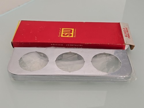 NOS Symbol Of Excellence Stewart Warner Model: 811653D Gauge Panel Frame Chrome - Foto 6 di 10