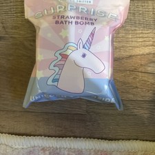 Feeling Smitten Surprise Unicorn Bath Bomb