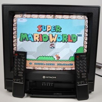 1992 Hitachi CT1394W 13'' CRT TV Wood Grain Retro Gaming w/ 2 Remotes