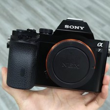 Sony Alpha A7 24.3MP Mirrorless Digital Camera only body 90 new English Black