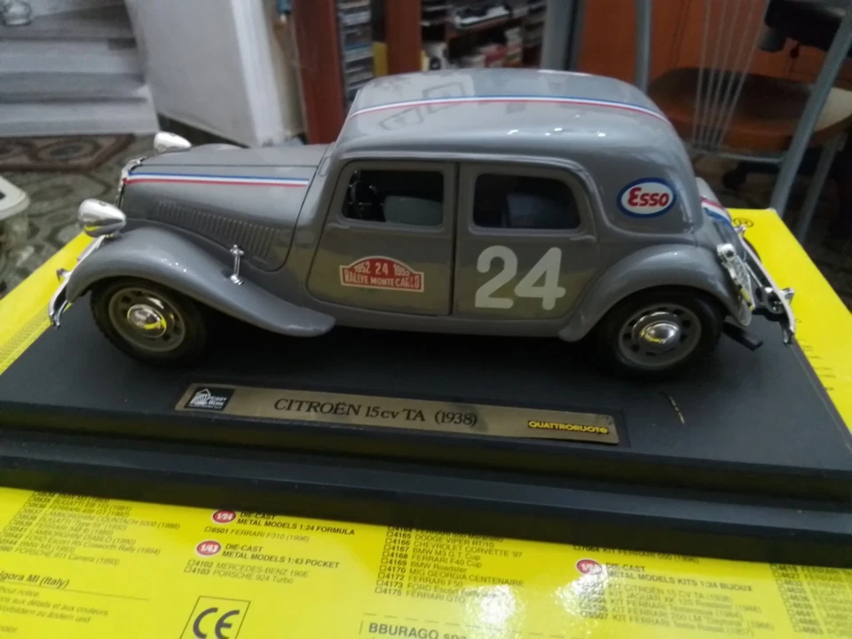 Modello Auto Burago - Immagine 3 di 4